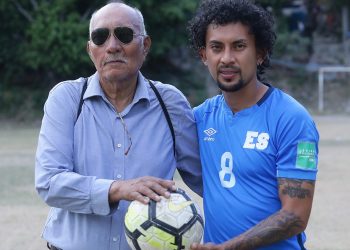 El volante de la Selecta, Bryan Landaverde, tiene su padrino futbolístico