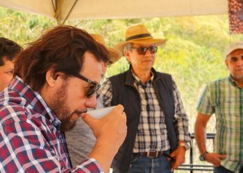 Vicepresidente de El Salvador, Félix Ulloa, participa en primera catación de café especial de la región Trifinio