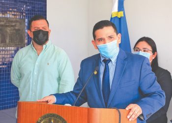 Portillo Cuadra y Érick Salguero, en pugna por dirigir el Coena