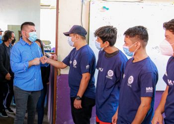 Tejido Social entrega equipo deportivo y juguetes a la comunidad Las Palmas