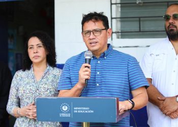 Ministerio de Educación continúa entregando materiales para mejorar infraestructura de centros escolares públicos