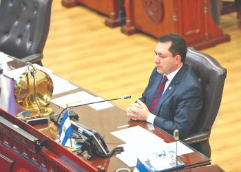 Mario Ponce gastó $58,000 en telefonía e internet 49 días antes de concluir su gestión