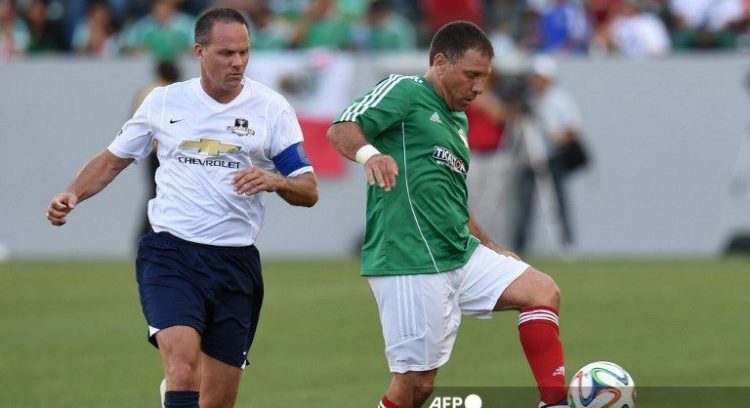 Eric Wynalda en un partido de leyendas  ante Mexico. Foto: AFP.