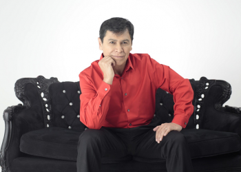«Yo empecé a cantar en los brazos de mi abuela materna»: Álvaro Torres, cantautor salvadoreño