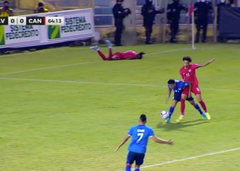 La polémica en el Cuscatlán: ¿Era penal sobre Bryan Tamacas?