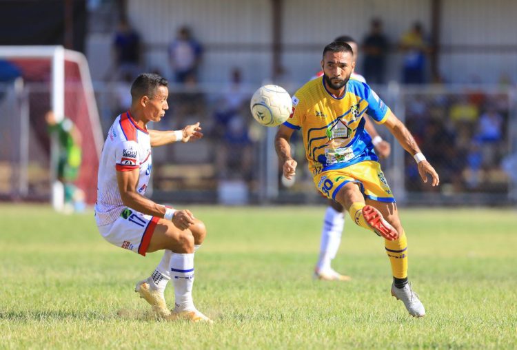 Joroco y Firpo no pasaron del empate 1-1 en Tierra de Fuego. Foto Diego García