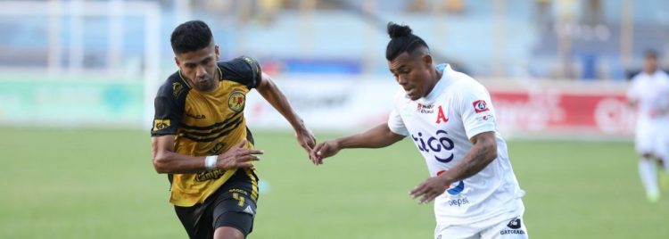 Alianza fue verdugo de Platense en la última final en el fútbol salvadoreño. Foto: archivo