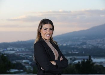 «Las mujeres tenemos el poder de cumplir nuestros sueños y triunfar»: Mónica Casamiquela, comunicadora salvadoreña