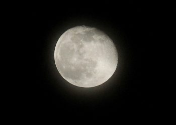 Científicos creen que restos del cohete no identificado ya se estrelló contra la luna