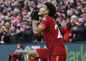 El Liverpool gana en Brighton con gol de Díaz y pisa los talones al City