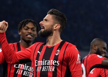 Milan vence en Nápoles y se coloca líder de la Serie A