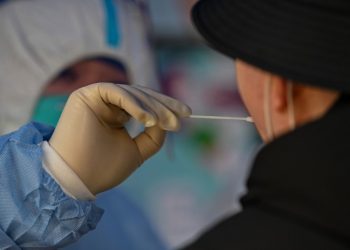 El COVID reaparece en el norte de EE. UU. mientras los fondos escasean