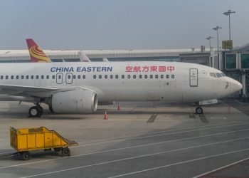 Encuentran una de las cajas negras del avión que se estrelló en China