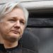 Julian Assange se casa en la cárcel con su exabogada