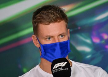 Hijo de Michael Schumacher sufre accidente en los clasificatorias para el GP de Arabia Saudita