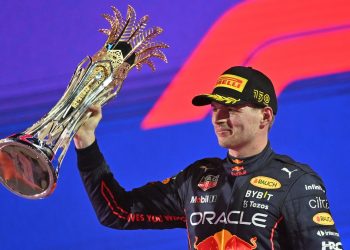 Verstappen triunfa en Arabia Saudita por delante de los Ferrari