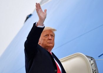 Avión que transportaba a Donald Trump aterrizó de emergencia, reportan medios de EE. UU.