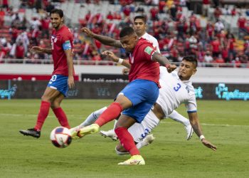 El Salvador  cayó 1-2 ante Costa Rica sobre el césped del Cuscatlán