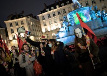 Francia anuncia la suspensión del pase de vacunación anticovid el 14 de marzo