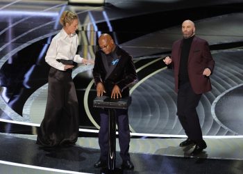 John Travolta y Uma Thurman recrearon su icónico baile de «Pulp Fiction» en los Premios Óscar 2022