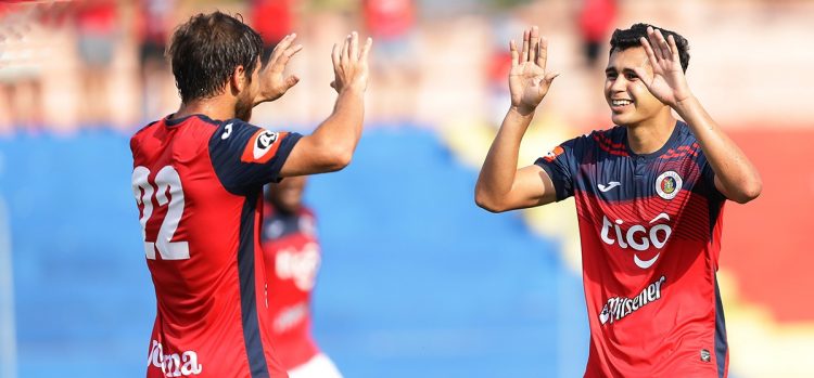 Festejo de Club Deportivo FAS, tras la anotación de Juan  Carlos Gil. Foto David Martínez