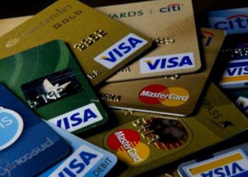 Visa, Mastercard y American Express suspenden operaciones en Rusia