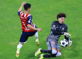 Fútbol mexicano se reanuda tras graves incidentes y con precauciones para el Chivas-América