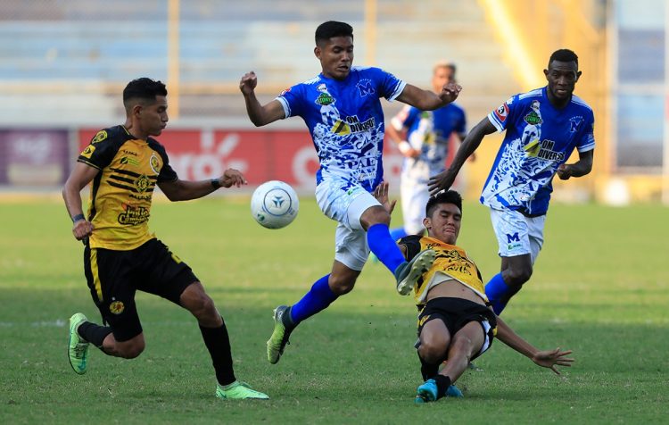 Platense derrotó a domicilio a Atlético Marte, en el estadio Cuscatlán. Foto / Léster Hernández