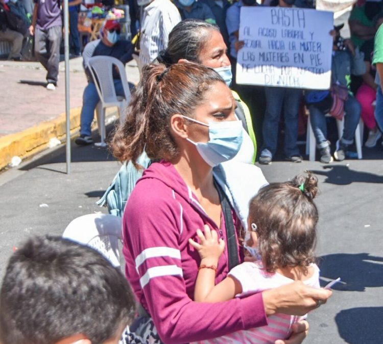 Niños y adultos mayores se vieron afectados por las protestas sindicalistas.
