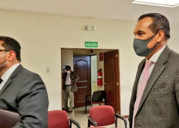Jueza extiende plazo para hacer peritajes a armas en caso que involucra a dos exministros de Defensa