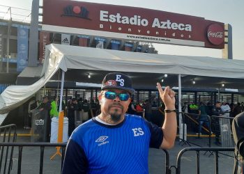 El Azul salvadoreño estuvo presente en el Azteca