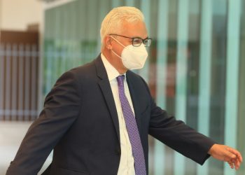Exsecretario particular de Saca es condenado a devolver al Estado $294,000
