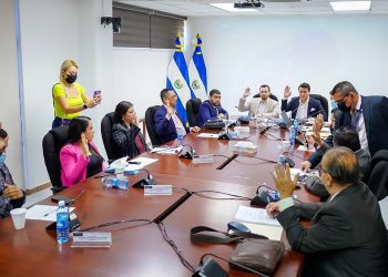 Comisión de hacienda avala la ratificación de $44 millones para censos