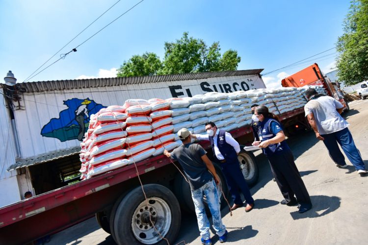 La Defensoría entregó un requerimiento de información de inventarios a los importadores./Foto: Diario El Salvador.