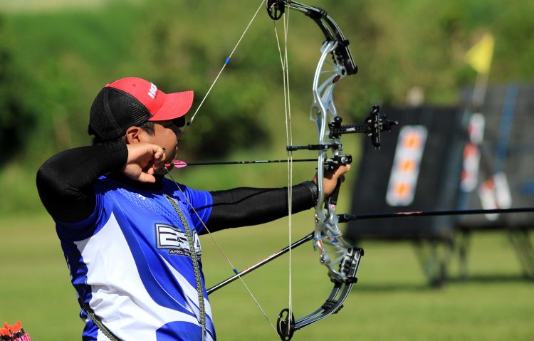 El arquero Douglas Nolasco peleará medalla de bronce este domingo en la modalidad compuesto ante un puertorriqueño. Foto INDES