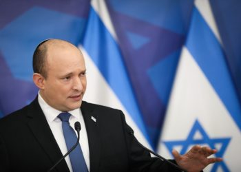 Primer ministro israelí da positivo por COVID-19