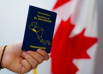 Sistema expedito de pasaporte llega a Toronto y Calgary, Canadá
