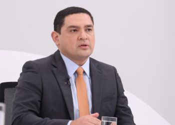 «El transporte de pasajeros no se puede detener», Javier Argueta, asesor jurídico de la presidencia