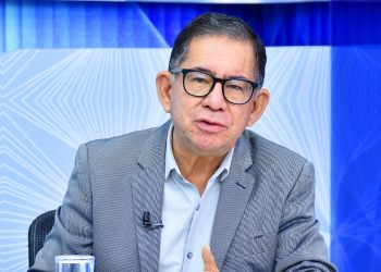 «No veo al FMLN ni ARENA recompuestos ni en condiciones de batalla» para las elecciones de 2024: Eugenio Chicas
