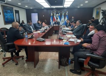Comisión política inicia entrevistas a candidatos a la Procuraduría General de la República