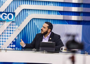 Ministro Alabi exhorta a la población a cumplir con la vacunación anti COVID-19 para protegerse de nuevas variantes