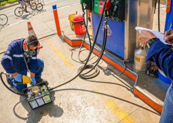 Autoridades realizan verificaciones en gasolinera de San Miguel en atención a denuncia ciudadana