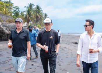 Changpeng Zhao, fundador de Binance, visitó Bitcoin Beach en El Zonte