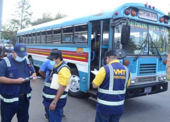 Autoridades imponen 1,629 multas a transportistas por incrementar la tarifa del pasaje