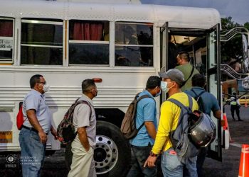 Salvadoreños continúan viajando seguros y gratis en las rutas 42 y 152