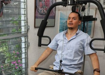 Joven se rehabilita y recupera su movilidad en Antiguo Cuscatlán, La Libertad