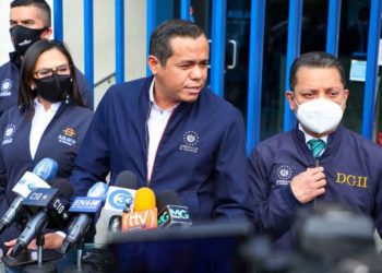 Ministro de Hacienda denuncia a dos evasores de impuestos por $4.3 millones