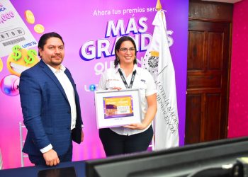 Realizan sorteo de lotería en honor a Surf City El Salvador