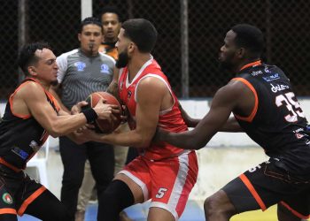 Águila salió victorioso de Santiago de María en una jornada más de la Liga Mayor de Baloncesto