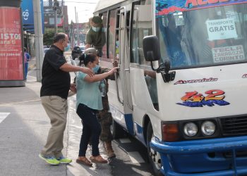 El Gobierno retoma el servicio de transporte de empresa que violó la ley